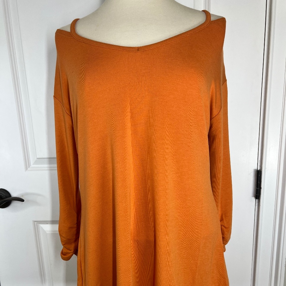 Zenergy By Chicos Sz1  Medium Orange Off the Shoulder V Neck Long  Sleeve Tee